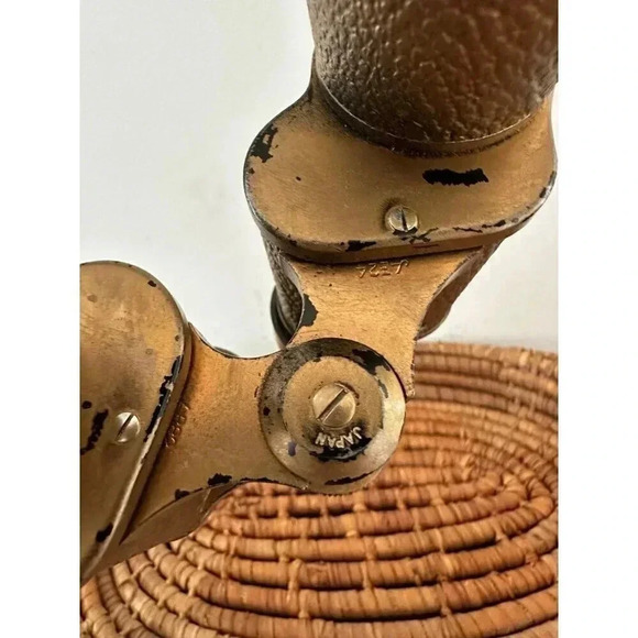 Binoculars - Picture 9 of 11